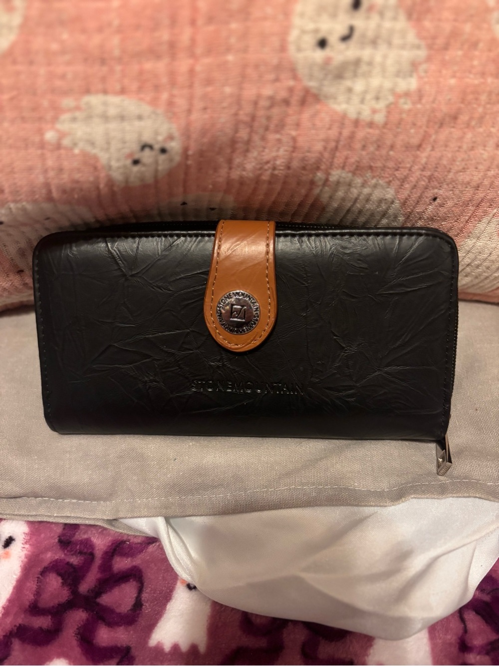 Stone Mountain Accessories Black Wallet with Tan Snap Tab